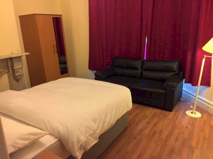 5 Bedroom Terraced House To Rent In Stapleton Road, Bristol, BS5