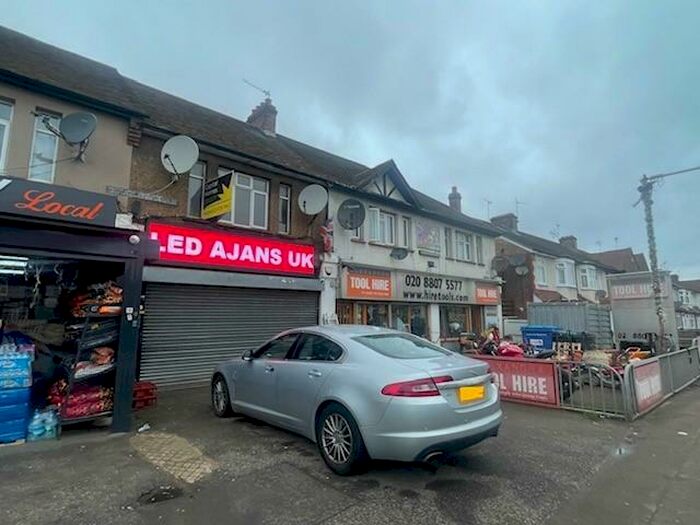 2 Bedroom Flat To Rent In Huxley Parade, Great Cambridge Road, N18