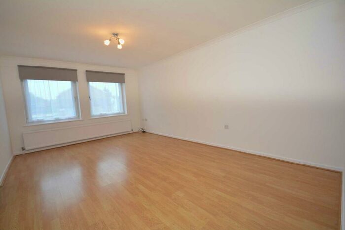 2 Bedroom Apartment To Rent In Gordon Road, Chesham, HP5