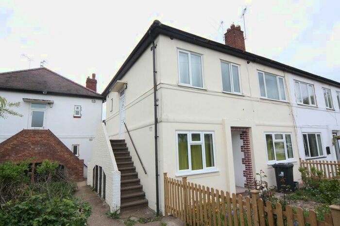 2 Bedroom Flat To Rent In Greenway Gardens, Greenford, UB6