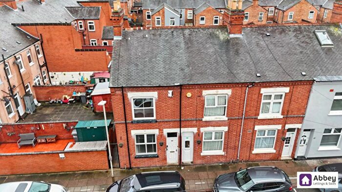 3 Bedroom Terraced House For Sale In Glen Street, Leicester, LE4