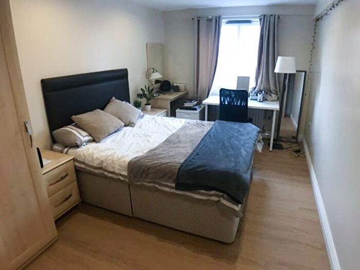 2 Bedroom Flat To Rent In Bed – Oxford Road, Manchester, M1
