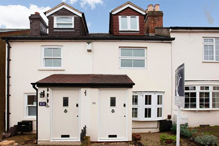 3 Bedroom House To Rent In Woburn Avenue, Theydon Bois, Epping, Essex, CM16