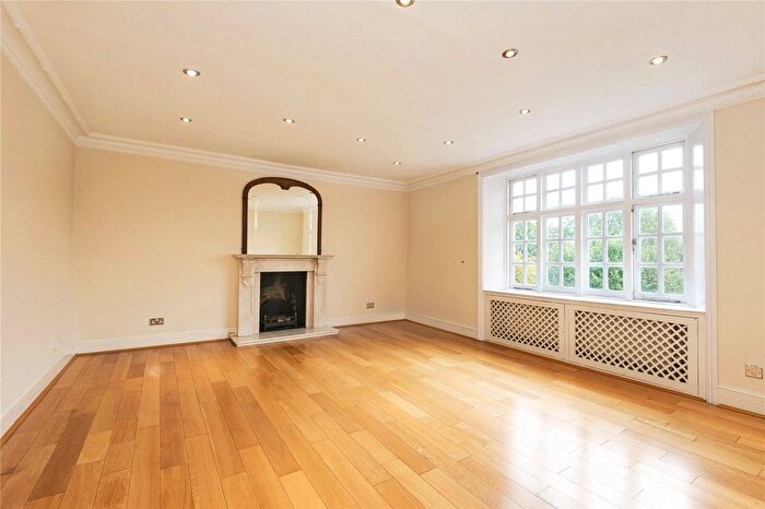 3 Bedroom Flat To Rent In Spencer Court, Marlborough Place, NW8