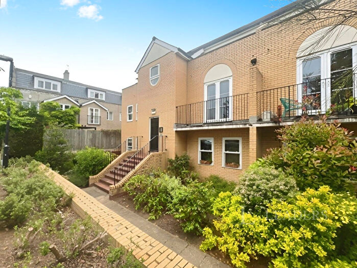 1 Bedroom Apartment To Rent In York Terrace, CB1