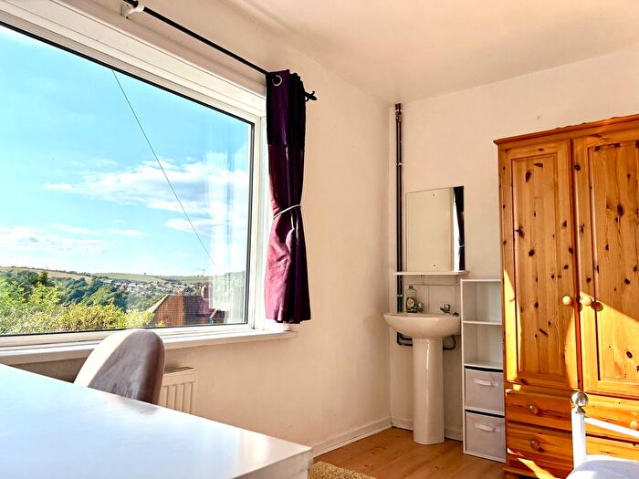 1 Bedroom Property To Rent In Birdham Road, Brighton, BN2