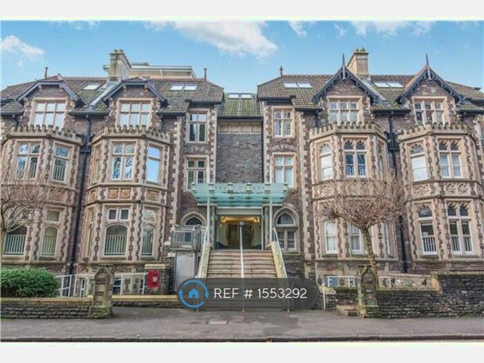 2 Bedroom Flat To Rent In Royal Parade, Tyndalls Park, Bristol, BS8
