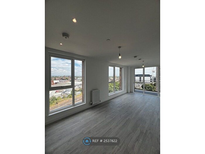 2 Bedroom Flat To Rent In Robusta Court, London, UB3