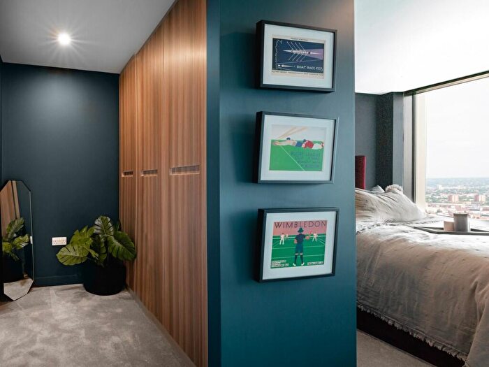 3 Bedroom Apartment To Rent In Broad Street, Birmingham, B15