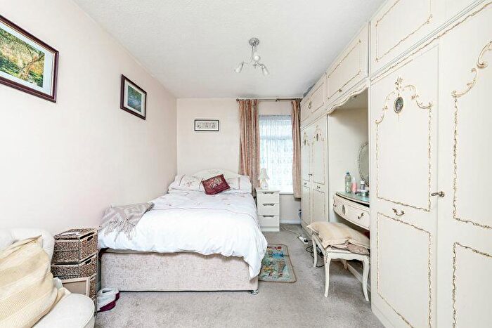 1 Bedroom Flat For Sale In Grove Road, Sutton, SM1
