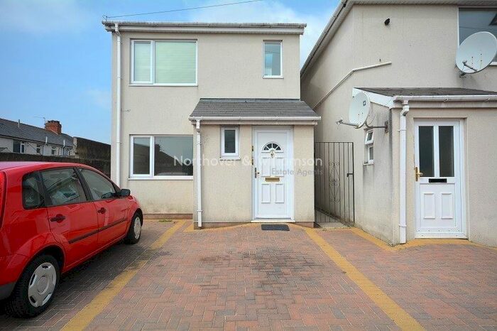 2 Bedroom Flat To Rent In Craigmuir Road, Splott, Cardiff CF24