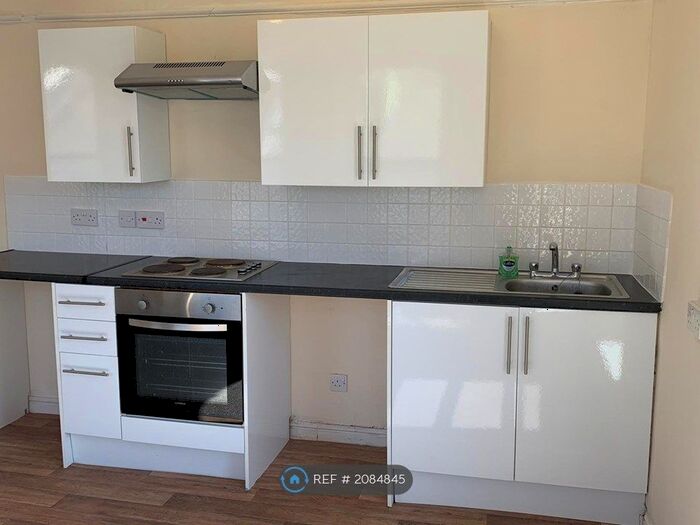 1 Bedroom Flat To Rent In Exmoor House, Ilfracombe, EX34