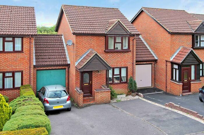 2 Bedroom Detached House To Rent In Old Barn View, Godalming, GU7
