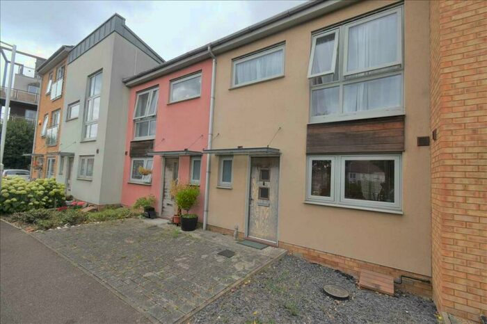 2 Bedroom House To Rent In Morris Walk, Dartford, DA1