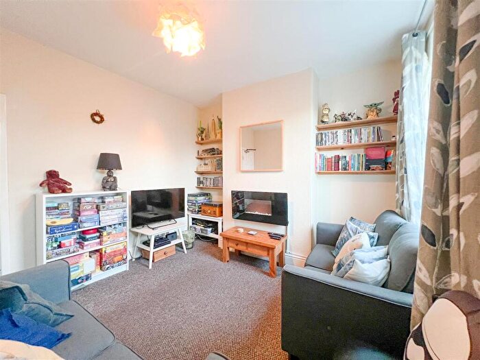 3 Bedroom House To Rent In Bradley Street, Sheffield, S10