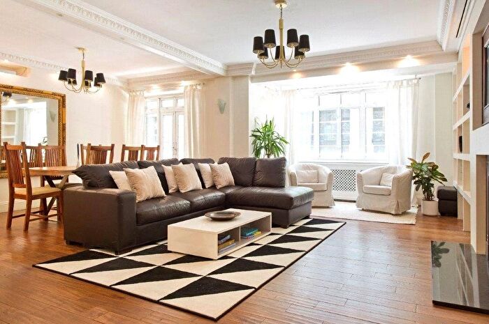 3 Bedroom Flat To Rent In Inverness Terrace, London, W2