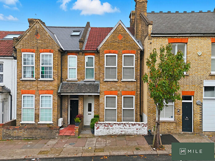 4 Bedroom End Of Terrace House For Sale In Bolton Road, London, NW10