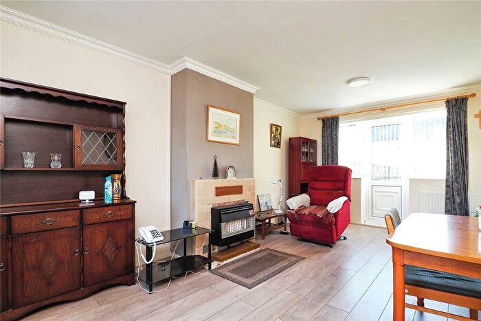 3 Bedroom End Of Terrace House For Sale In Green Lane, Clifton, Nottingham, NG11