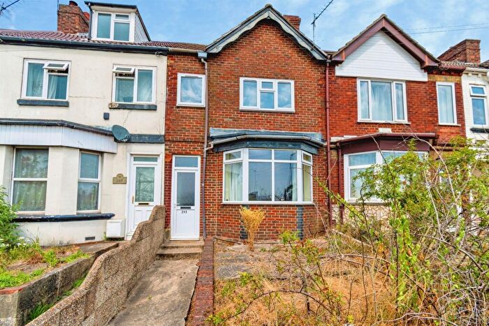3 Bedroom Terraced House For Sale In Millbrook Road West, Southampton, SO15