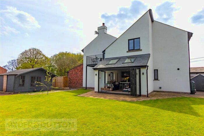 4 Bedroom Semi-Detached House For Sale In Stakehill Lane, Slattocks, Middleton, Manchester, M24