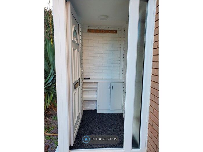 3 Bedroom Semi-Detached House To Rent In Medway Road, Worcester, WR5