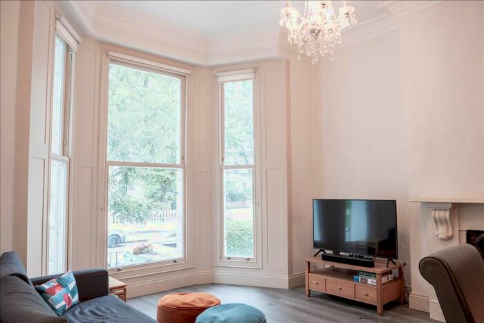 2 Bedroom Flat To Rent In Elsham Road, London, W14