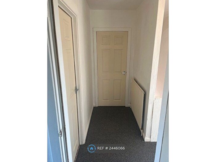 1 Bedroom Flat To Rent In Whitwell Close, Nottingham, NG8