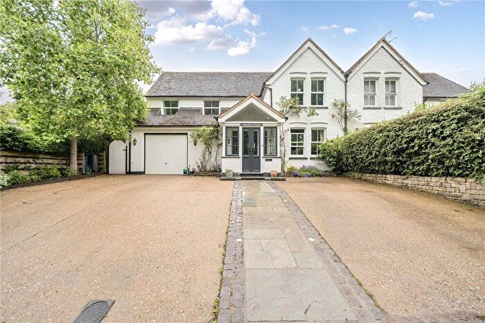 4 Bedroom Semi-Detached House For Sale In Lavender Lane, Rowledge, Farnham, Surrey, GU10