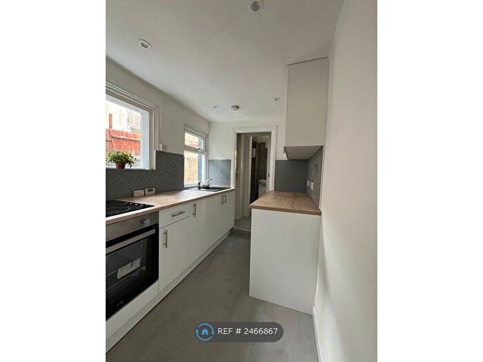 3 Bedroom Terraced House To Rent In Coronation Rd, Chatham, ME5