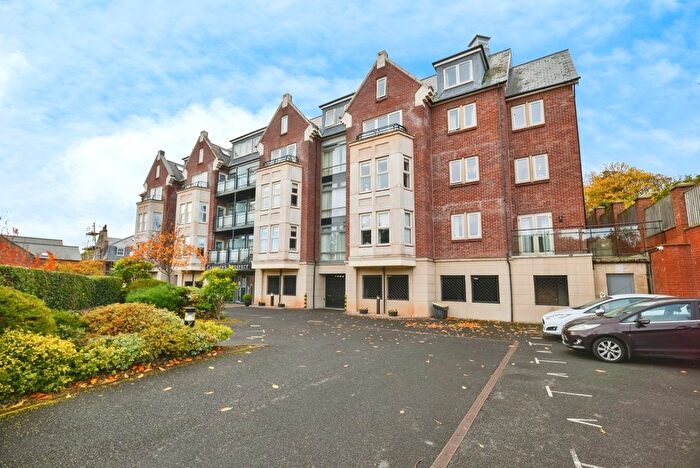 2 Bedroom Flat For Sale In Chubb Hill Road, Whitby, YO21