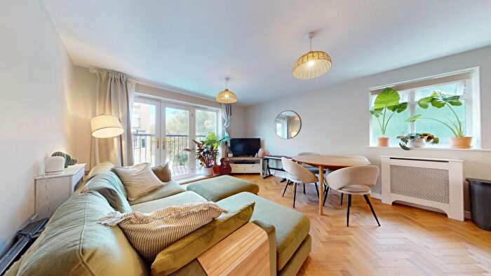 2 Bedroom Apartment For Sale In Wyncliffe Gardens, Pentwyn, Cardiff, CF23