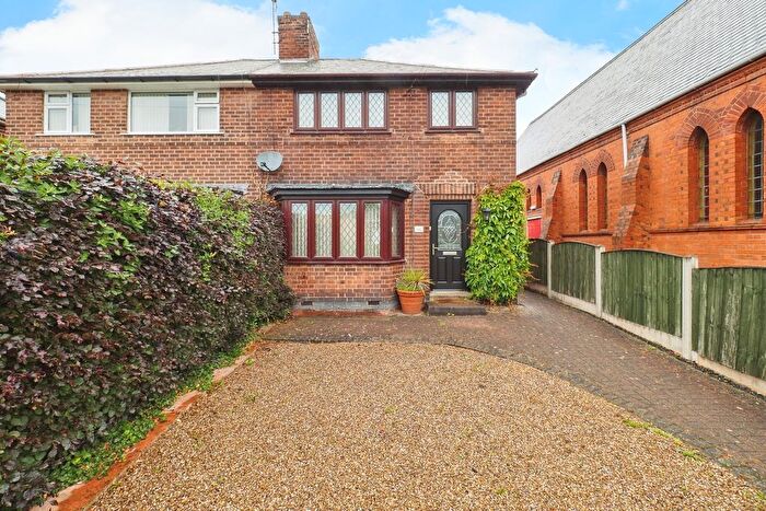3 Bedroom Semi-Detached House For Sale In Watnall Road, Hucknall, Nottingham, Nottinghamshire, NG15