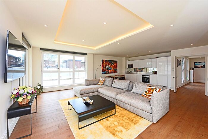 2 Bedroom Flat To Rent In Oakhill Road, Putney, London, SW15