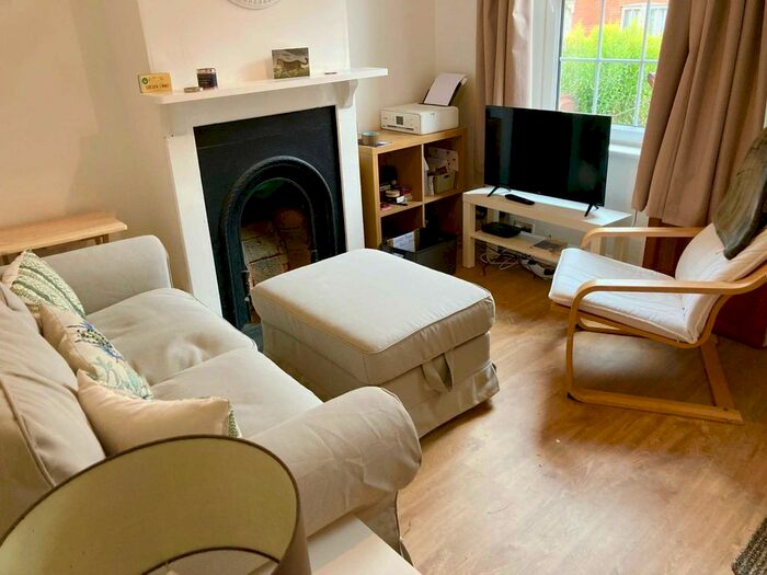 2 Bedroom Terraced House To Rent In The Causeway, Banbury, OX16