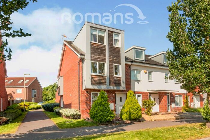 3 Bedroom End Of Terrace House To Rent In John Hunt Drive, RG24