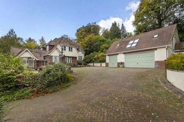 4 Bedroom Detached House To Rent In Medstead Road, Beech, Alton, Hampshire, GU34