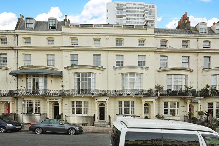 2 Bedroom Flat For Sale In Regency Square, Brighton, BN1