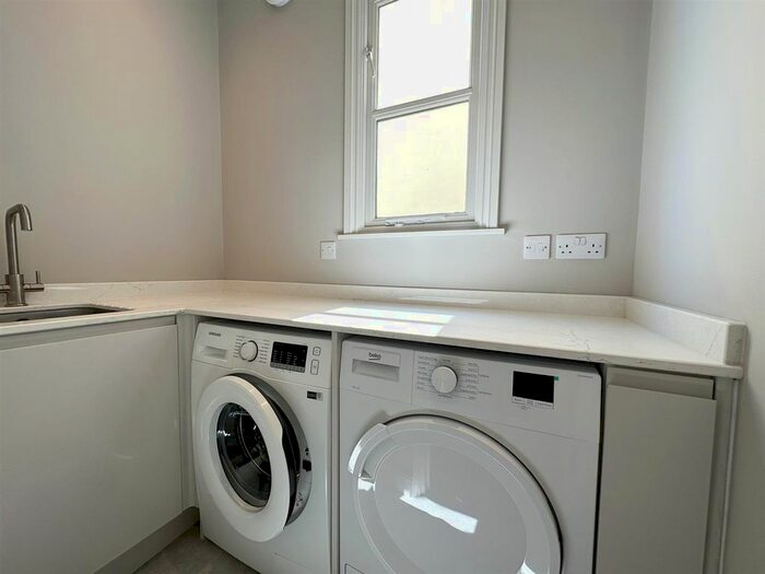 5 Bedroom Property To Rent In Portland Street, Cheltenham, GL52