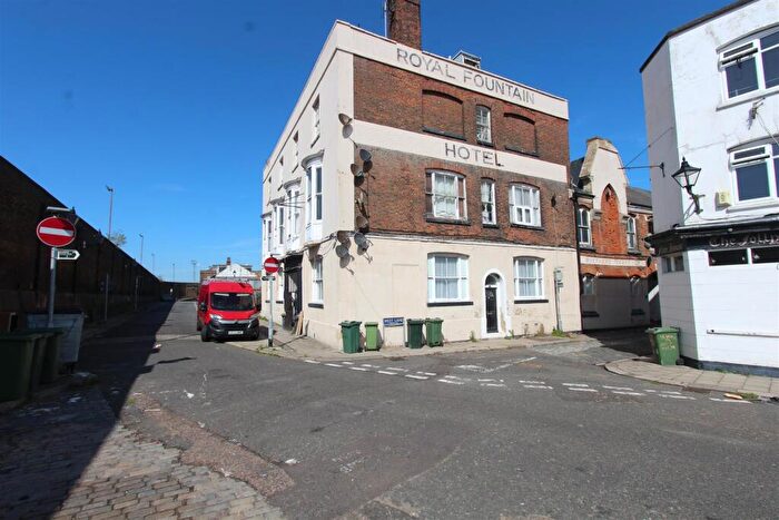 1 Bedroom Flat To Rent In West Street, Sheerness, ME12