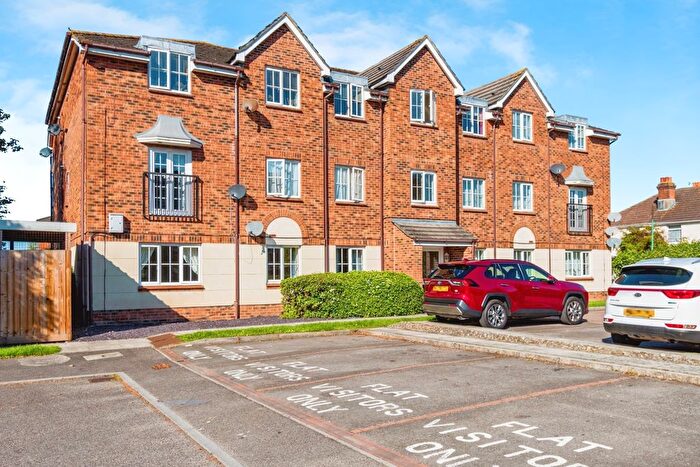2 Bedroom Flat For Sale In Avro Close, Southampton, Hampshire, SO15