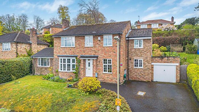 5 Bedroom Detached House For Sale In Goodyers, Alton, Hampshire, GU34