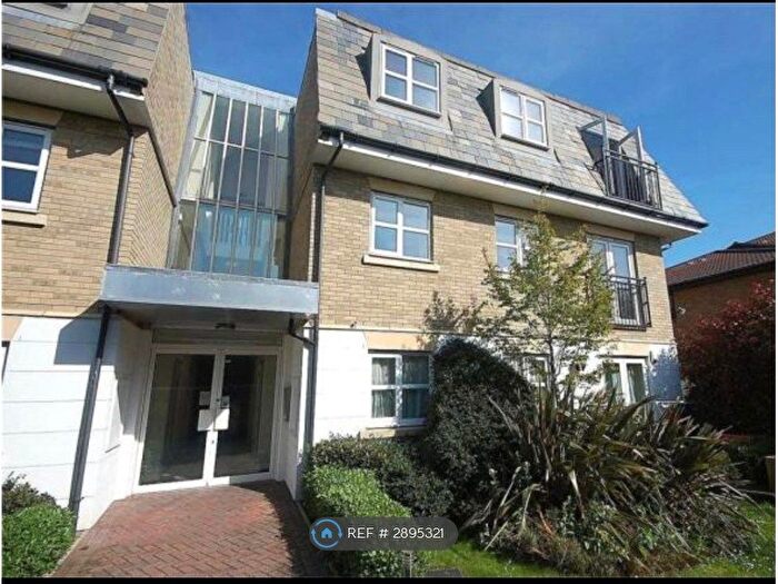 2 Bedroom Flat To Rent In Stone House, Hornchurch, RM12