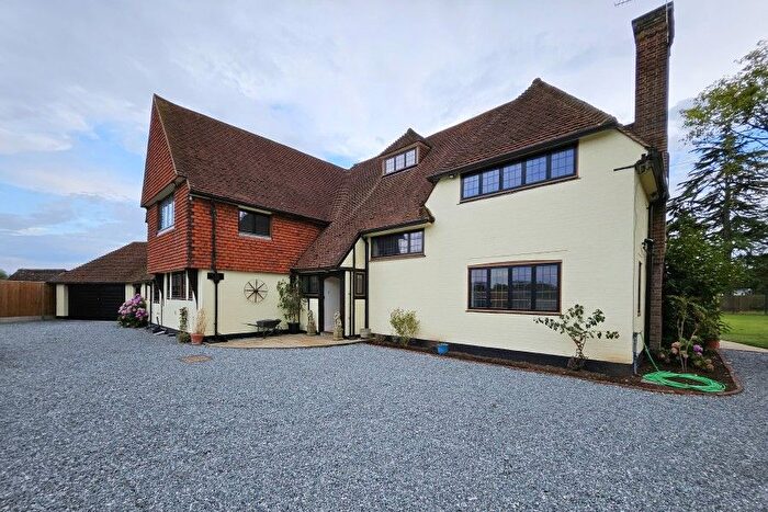 6 Bedroom Detached House To Rent In Walton On Thames, Surrey, KT12