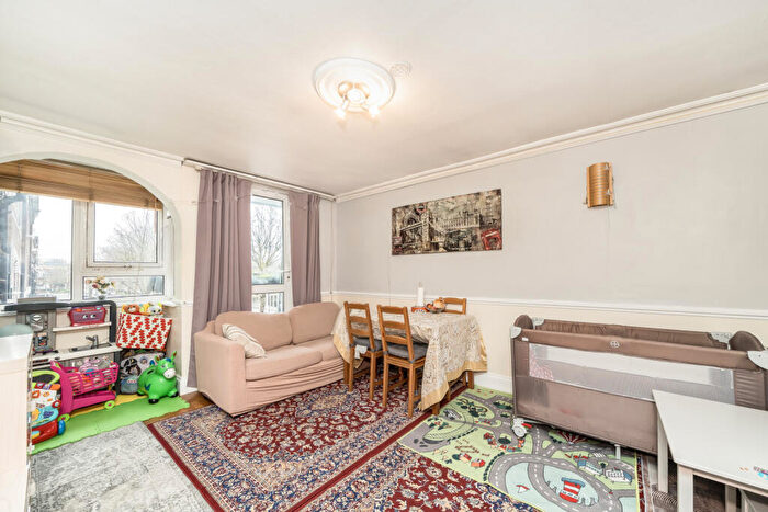 3 Bedroom Flat For Sale In Brion Place, Zetland Street, Poplar, London, E14