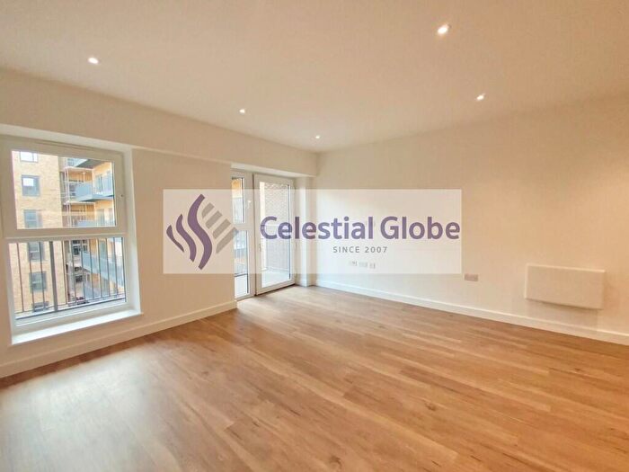 1 Bedroom Flat For Sale In Beaufort Square, London, NW9