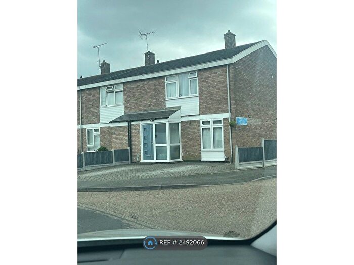 3 Bedroom End Of Terrace House To Rent In Little Lullaway, Basildon, SS15