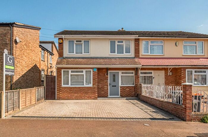 3 Bedroom Semi-Detached House For Sale In Farrer Street, Kempston, MK42