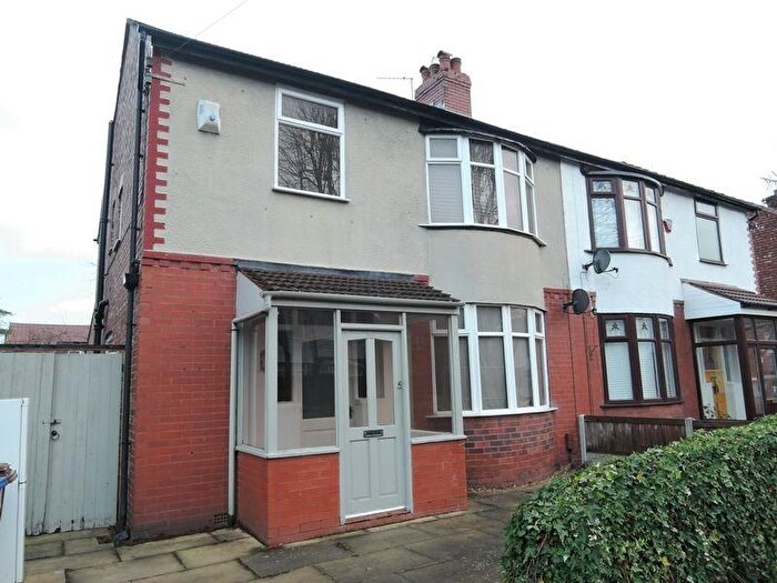 3 Bedroom Semi-Detached House For Sale In Cambridge Road, Cheadle, SK8