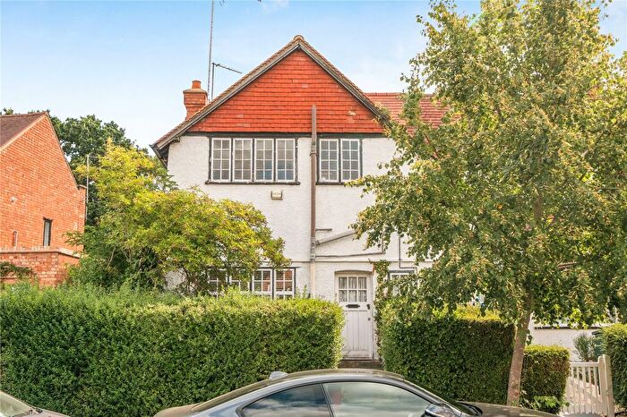 2 Bedroom End Of Terrace House For Sale In Neville Road, Ealing, W5