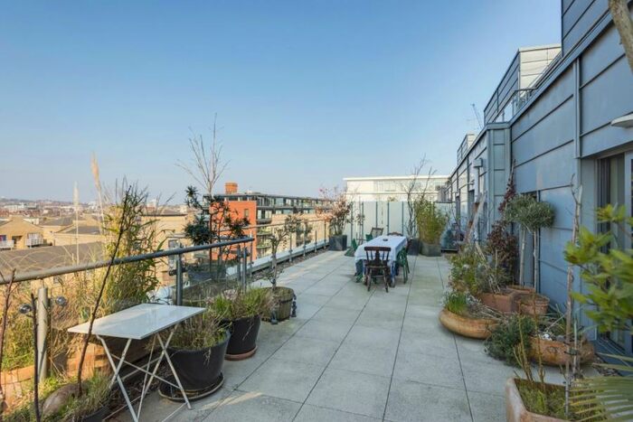 2 Bedroom Apartment To Rent In Oval Road, Camden, NW1